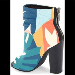 Open toe booties w/zipper back